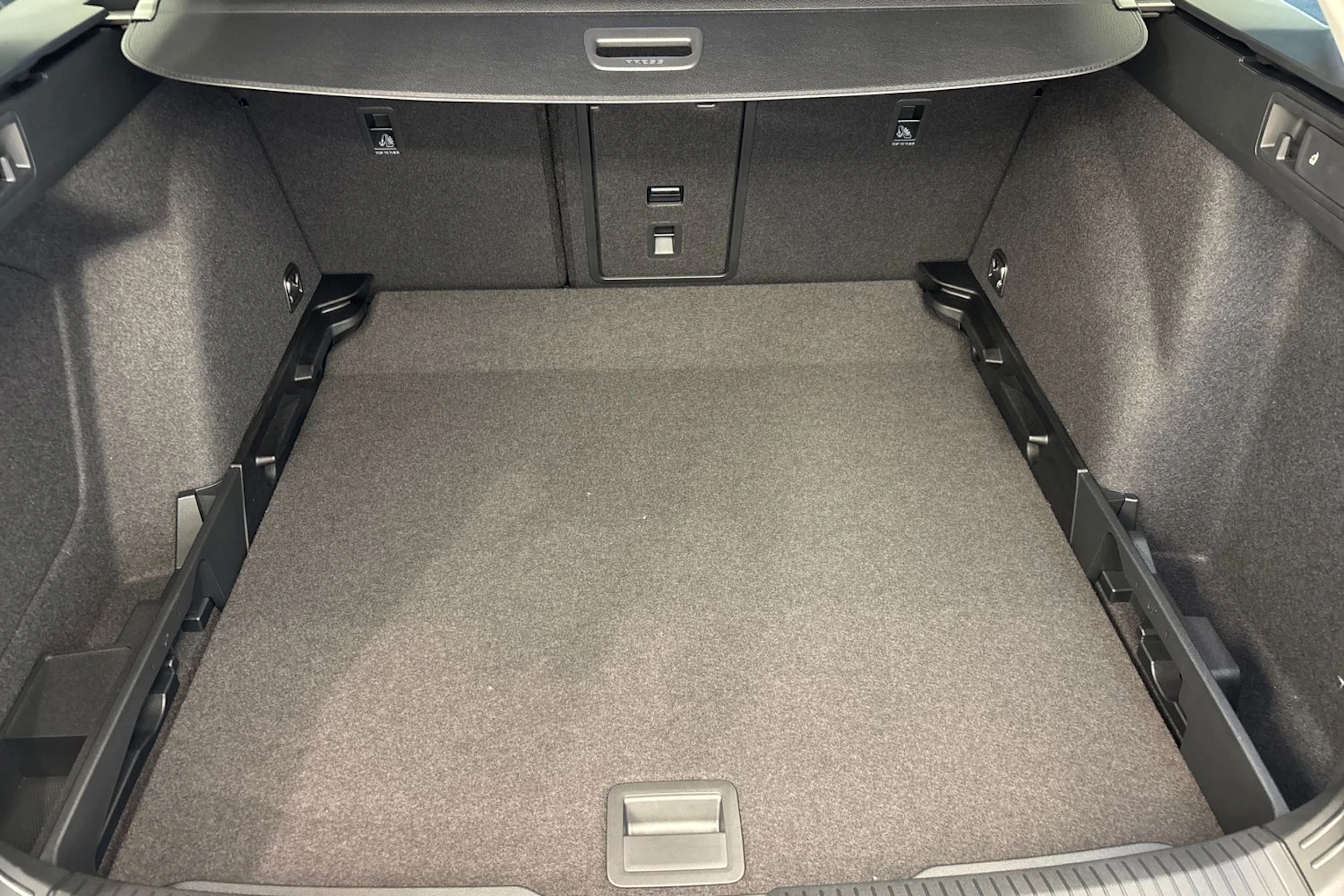 sininen Volkswagen Golf 2026 kuva 29.