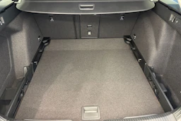 sininen Volkswagen Golf 2026 kuva 29.