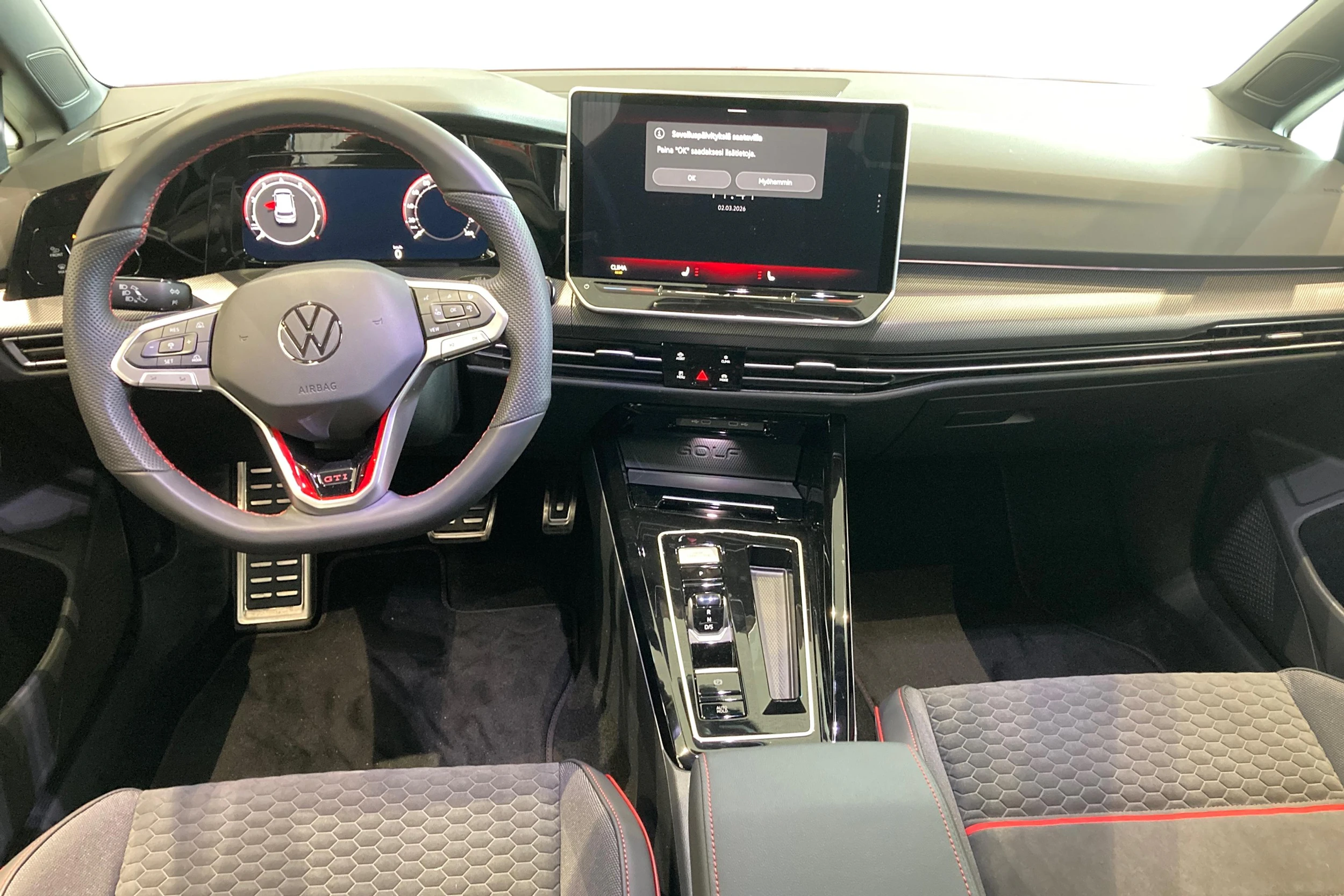 punainen Volkswagen Golf 2026 kuva 7.
