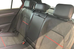 punainen Volkswagen Golf 2026 kuva 8.