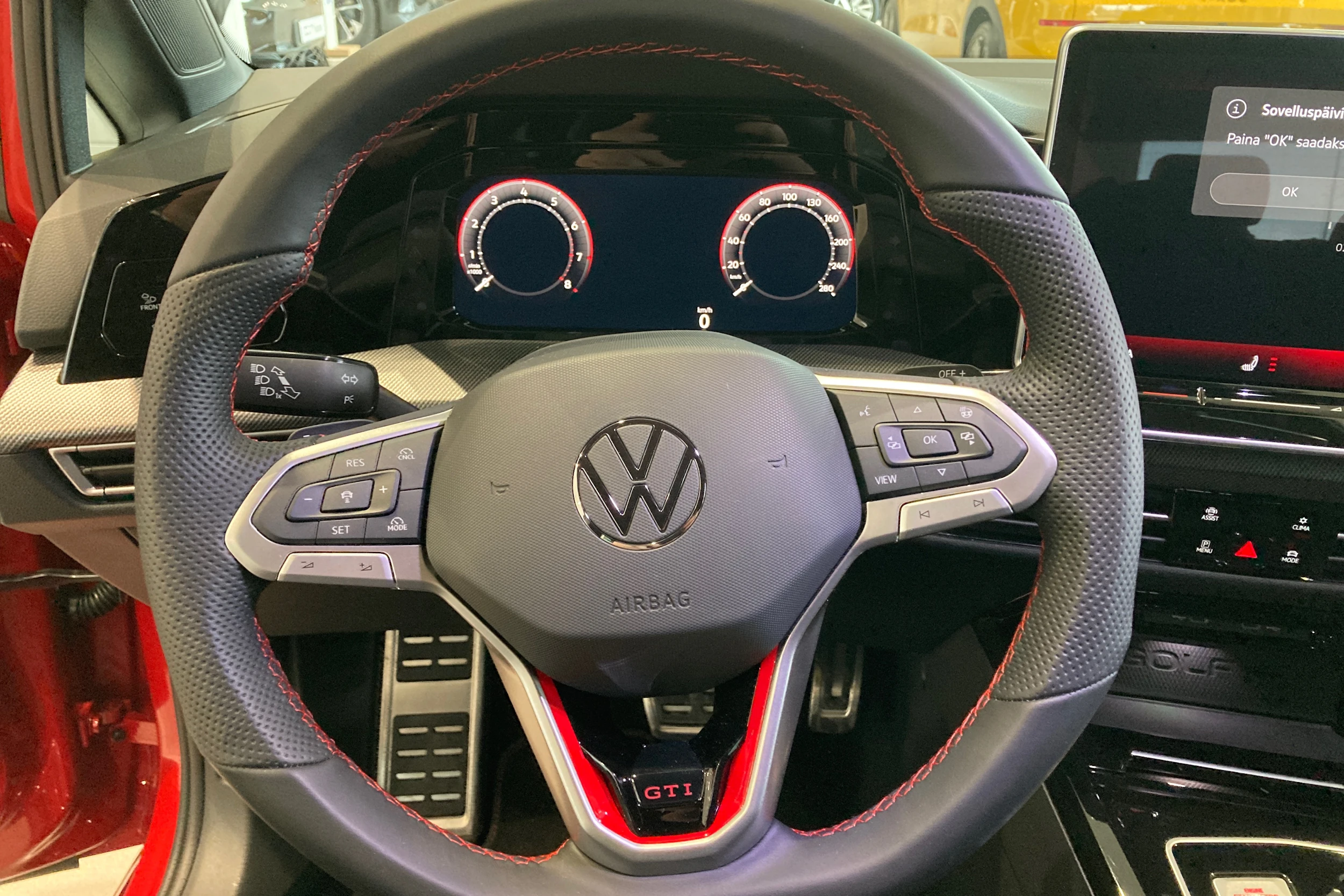 punainen Volkswagen Golf 2026 kuva 13.