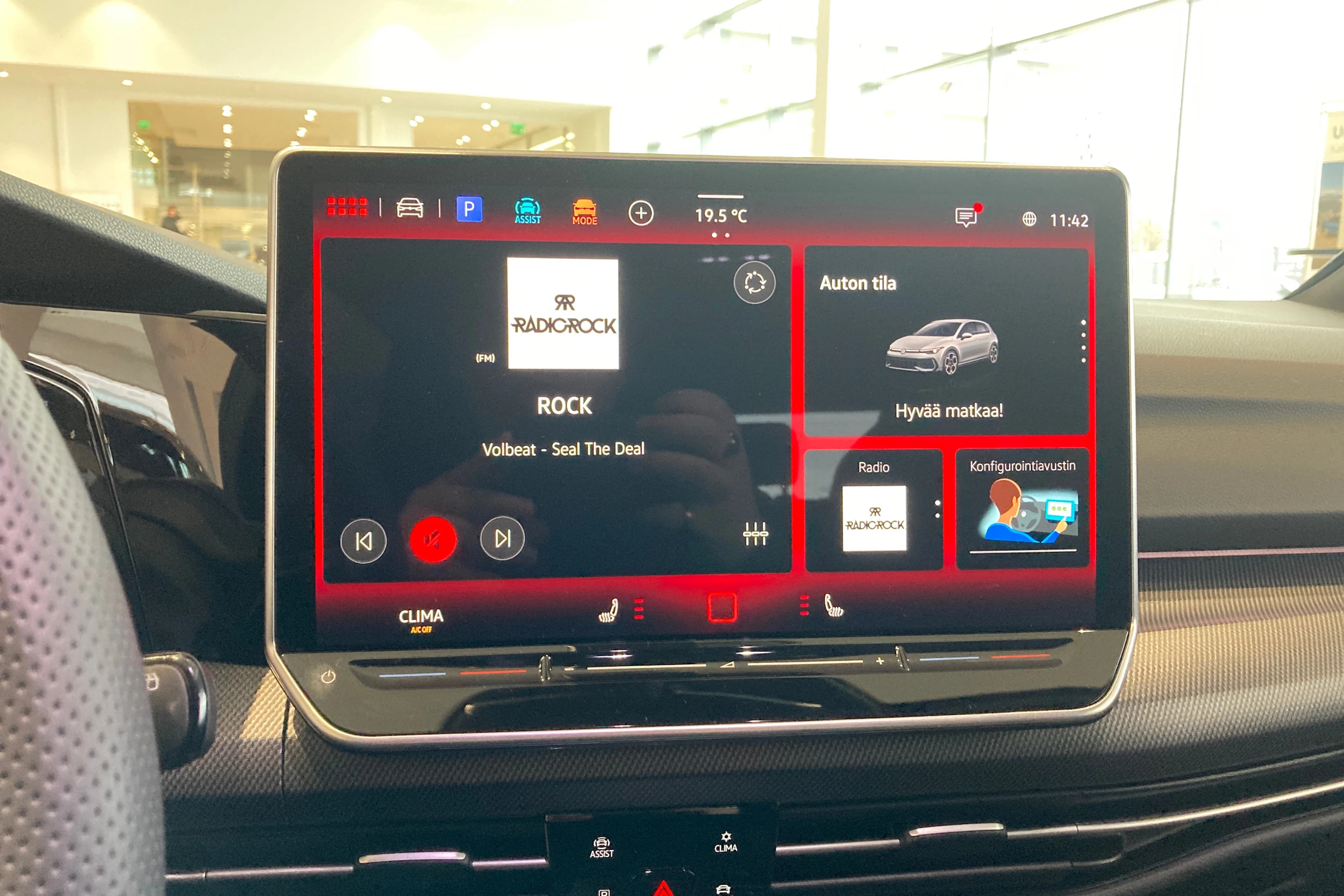 punainen Volkswagen Golf 2026 kuva 14.