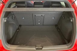 punainen Volkswagen Golf 2026 kuva 16.