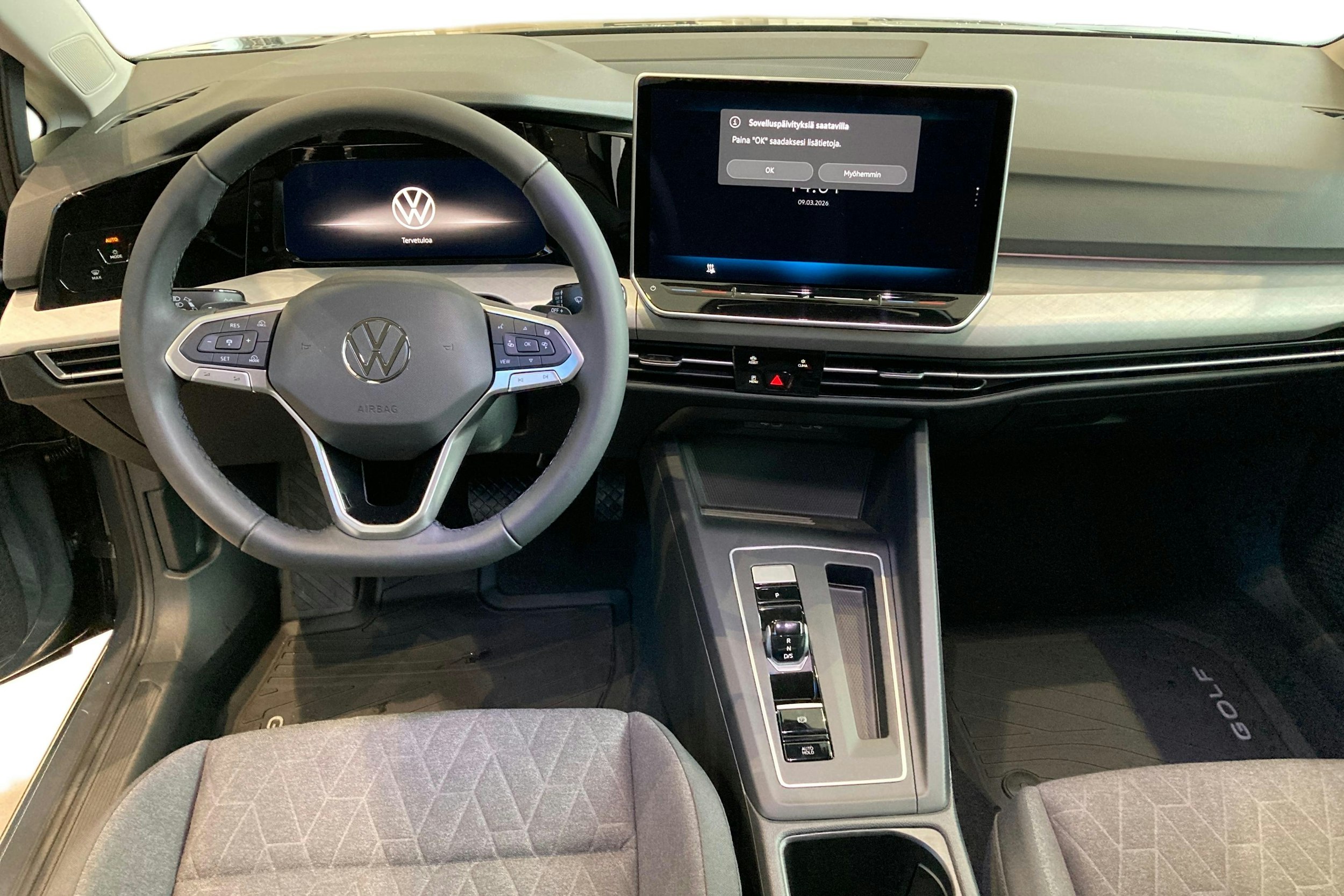 harmaa Volkswagen Golf 2026 kuva 7.