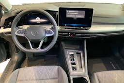 harmaa Volkswagen Golf 2026 kuva 7.