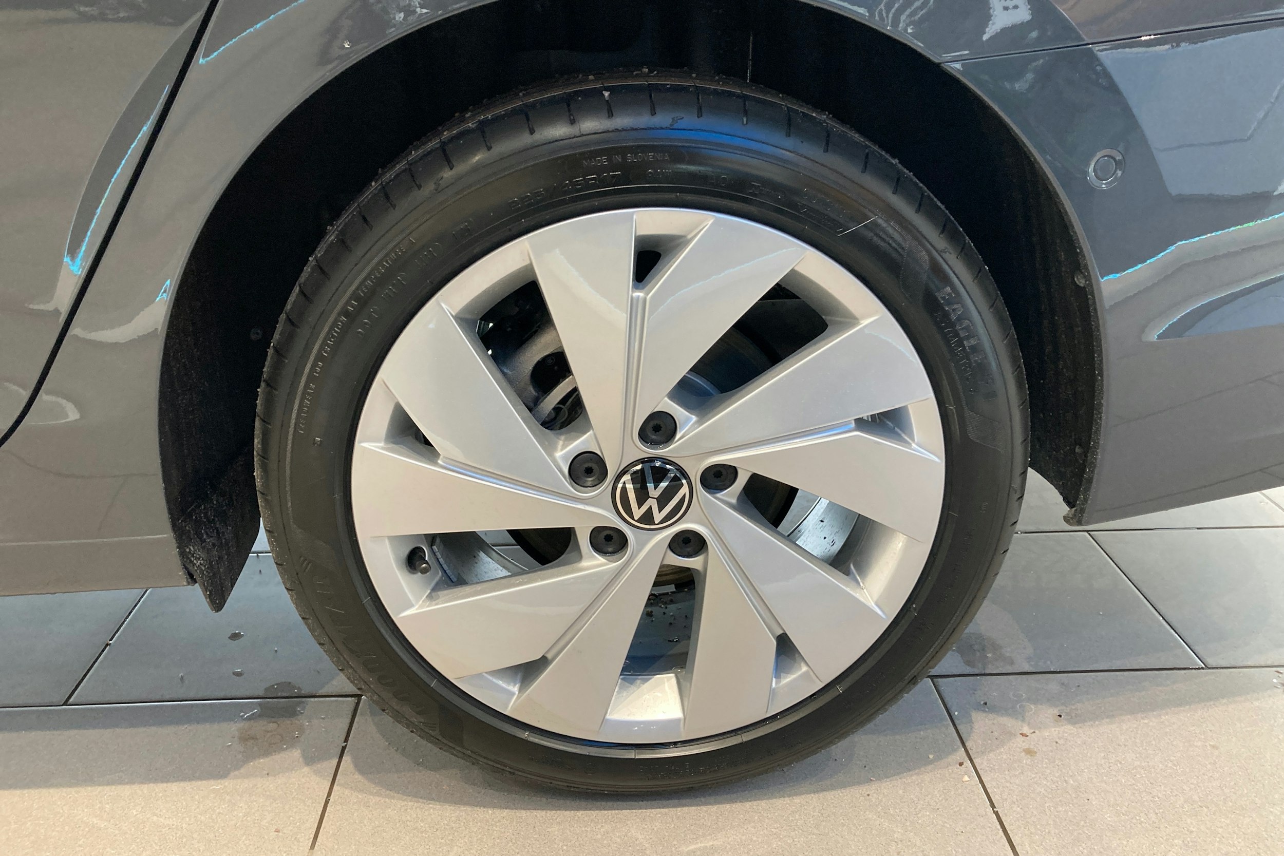 harmaa Volkswagen Golf 2026 kuva 10.