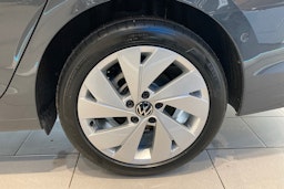 harmaa Volkswagen Golf 2026 kuva 10.