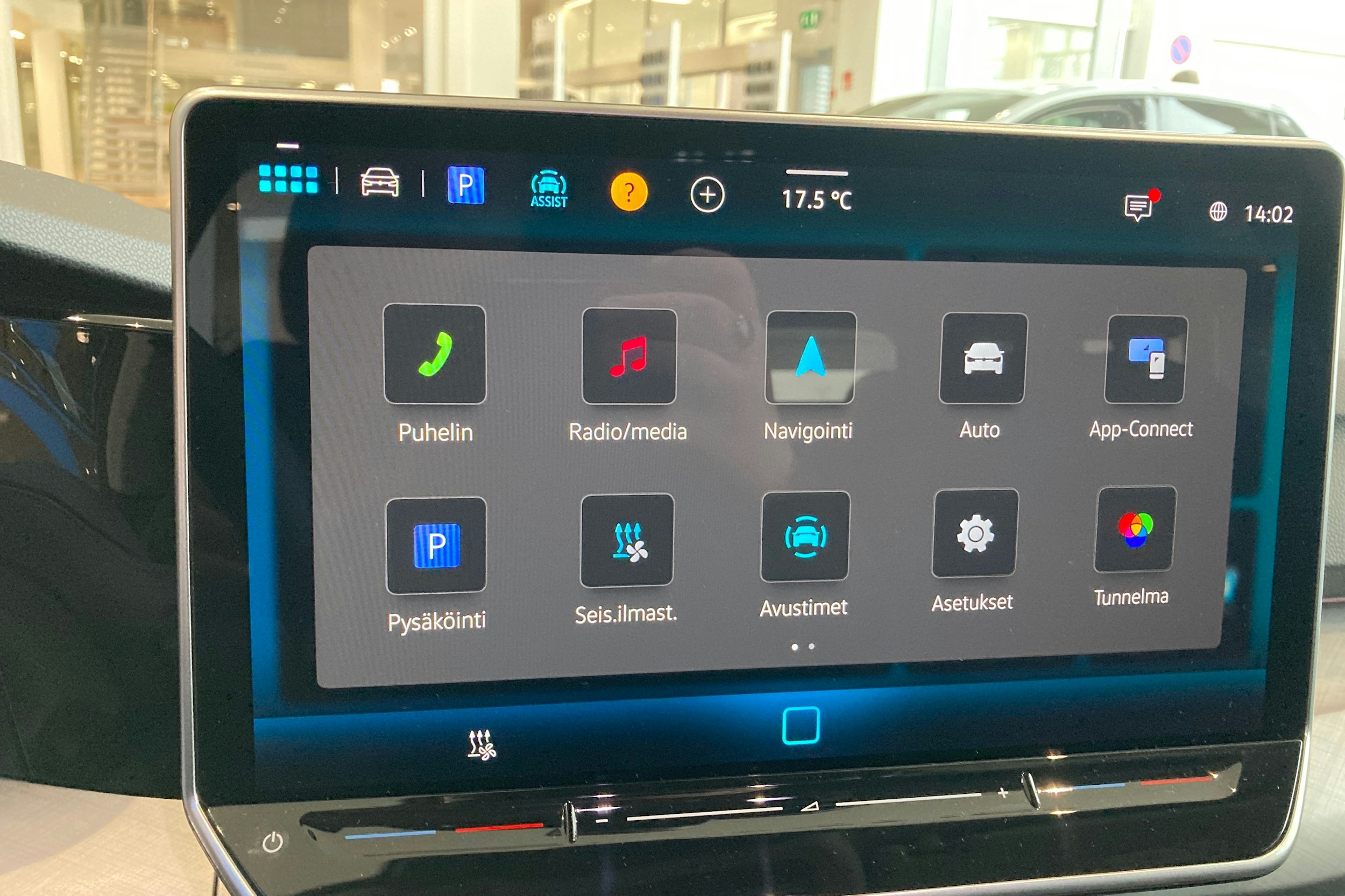 harmaa Volkswagen Golf 2026 kuva 15.