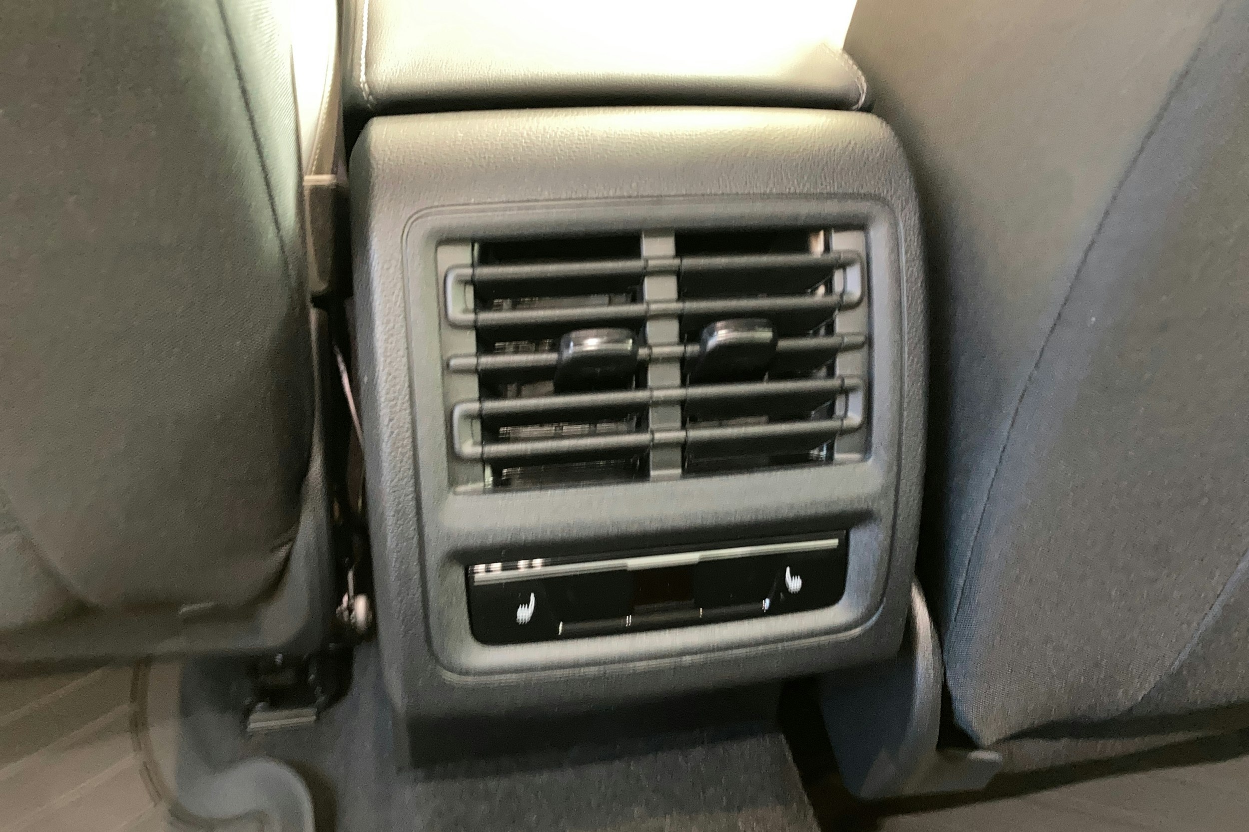 harmaa Volkswagen Golf 2026 kuva 18.