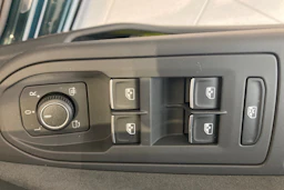 vihreä Volkswagen Golf 2026 kuva 11.