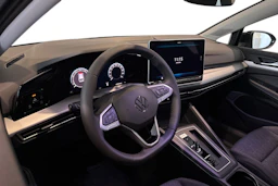 musta Volkswagen Golf 2026 kuva 6.