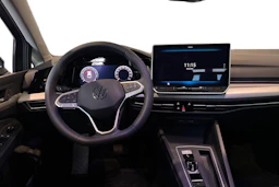 musta Volkswagen Golf 2026 kuva 7.