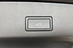 musta Volkswagen Golf 2026 kuva 11.
