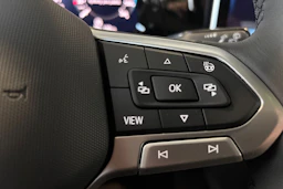 musta Volkswagen Golf 2026 kuva 17.