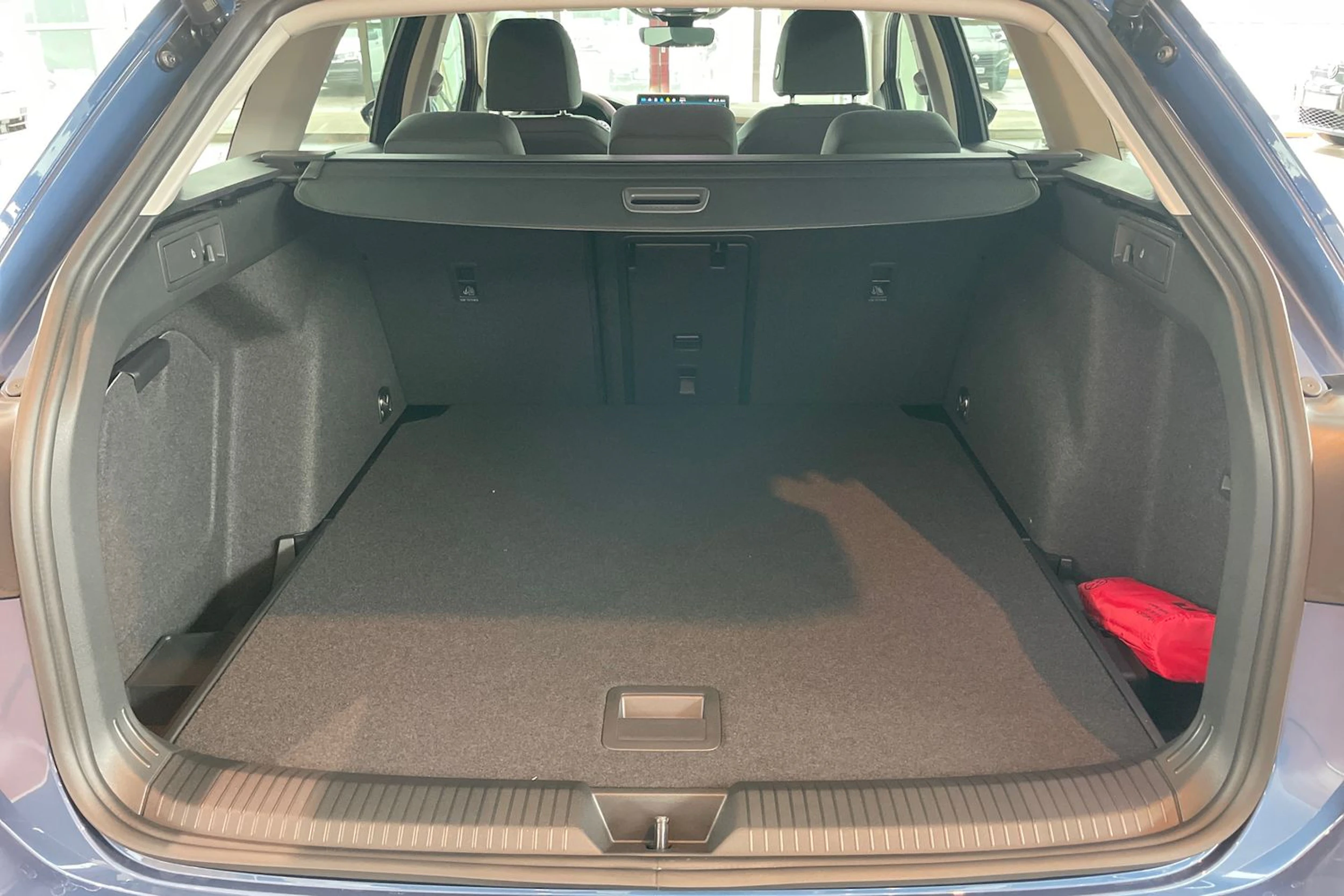 sininen Volkswagen Golf 2026 kuva 11.