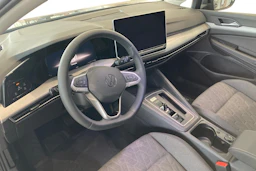 harmaa Volkswagen Golf 2026 kuva 6.