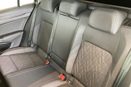 harmaa Volkswagen Golf 2026 kuva 8.
