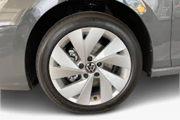 harmaa Volkswagen Golf 2026 kuva 9.