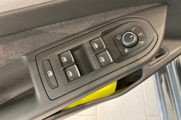 harmaa Volkswagen Golf 2026 kuva 12.