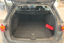 harmaa Volkswagen Golf 2026 kuva 18.