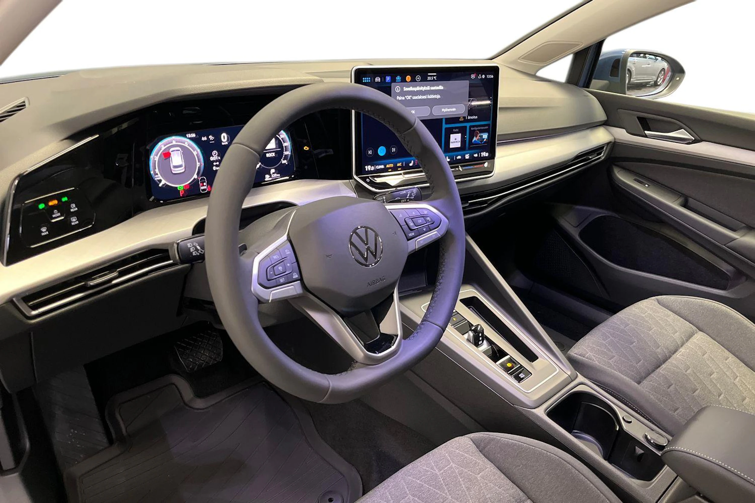 sininen Volkswagen Golf 2026 kuva 6.