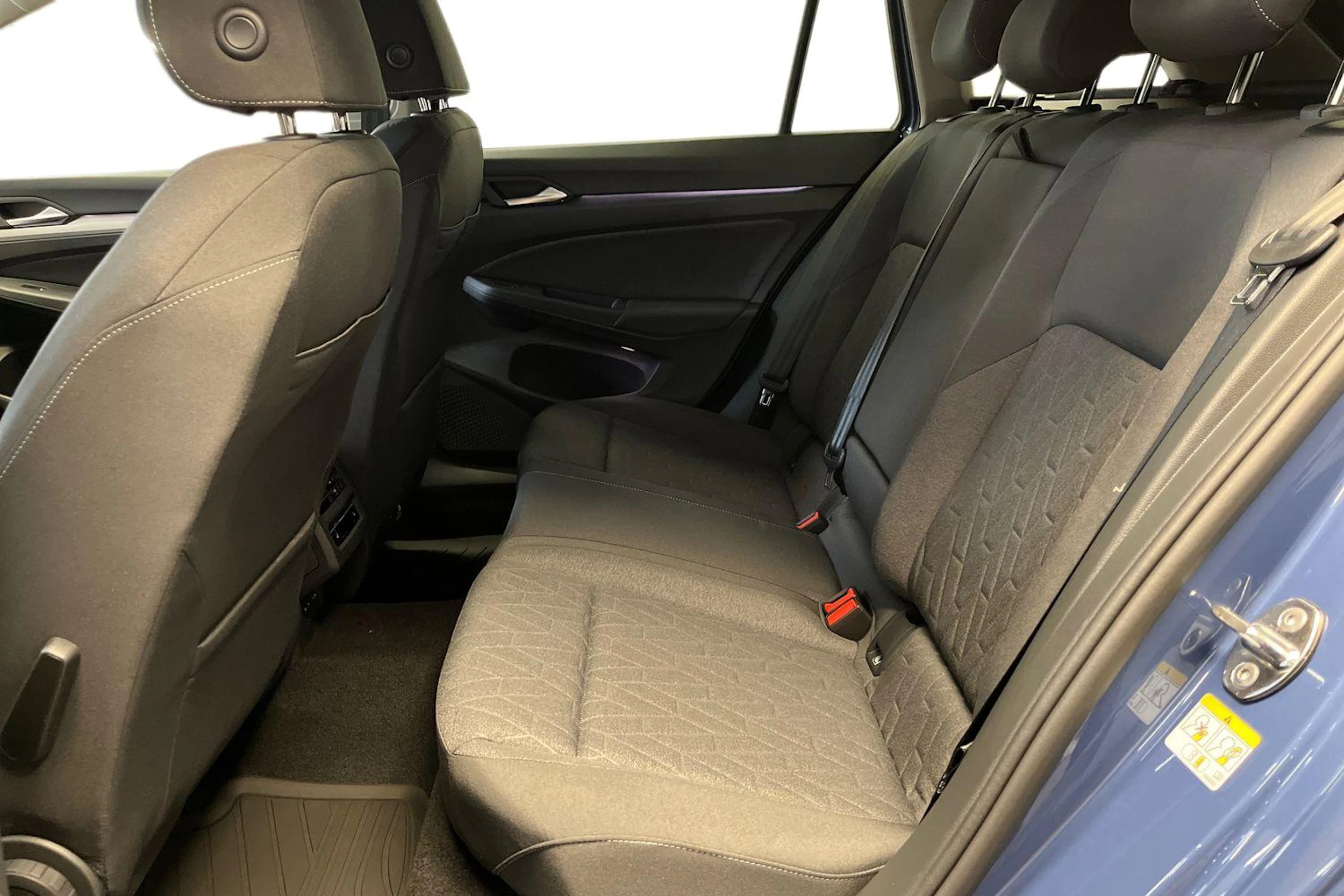 sininen Volkswagen Golf 2026 kuva 8.