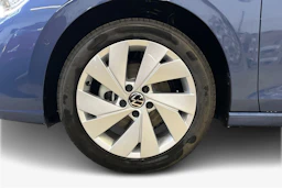 sininen Volkswagen Golf 2026 kuva 9.