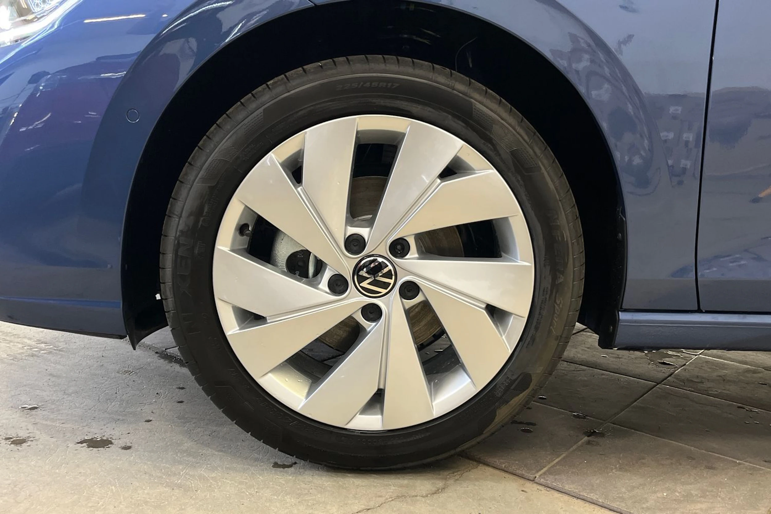 sininen Volkswagen Golf 2026 kuva 10.