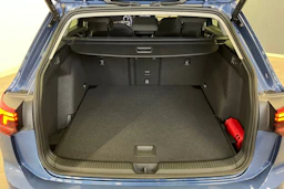 sininen Volkswagen Golf 2026 kuva 11.
