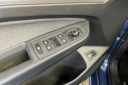 sininen Volkswagen Golf 2026 kuva 14.