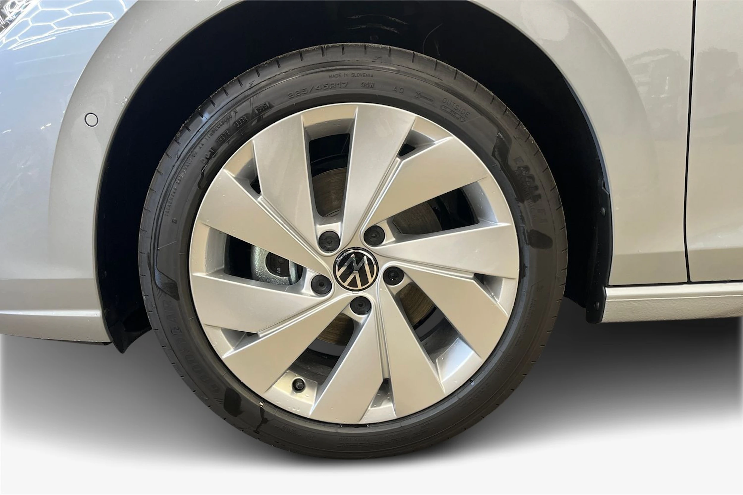 harmaa Volkswagen Golf 2026 kuva 9.