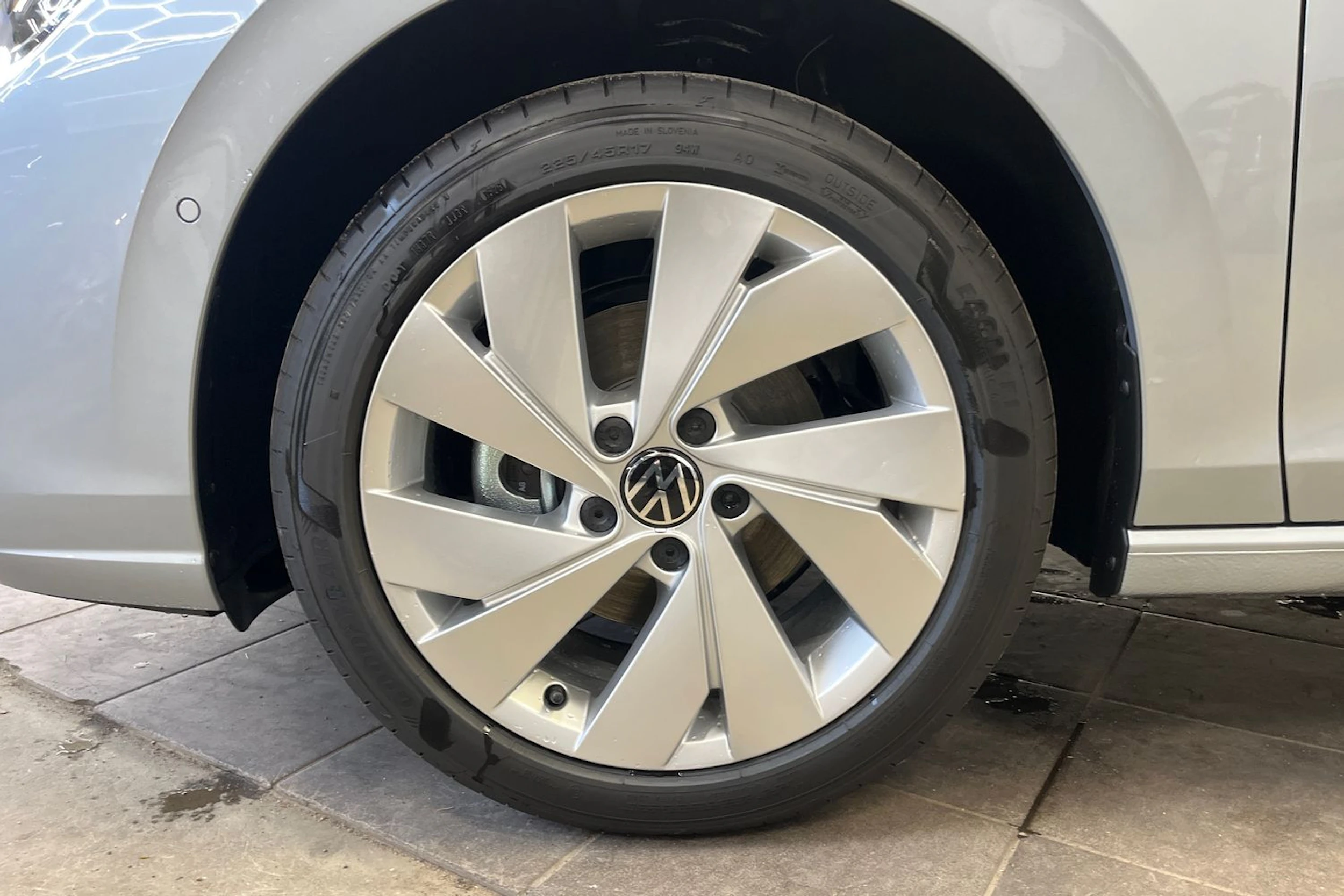 harmaa Volkswagen Golf 2026 kuva 10.