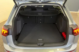 harmaa Volkswagen Golf 2026 kuva 11.
