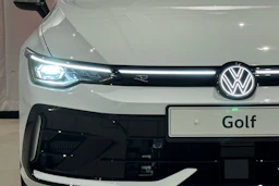 valkoinen Volkswagen Golf 2026 kuva 10.