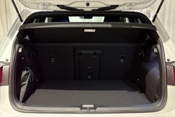 valkoinen Volkswagen Golf 2026 kuva 13.