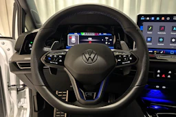 valkoinen Volkswagen Golf 2026 kuva 19.