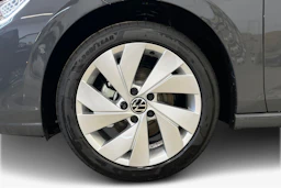 harmaa Volkswagen Golf 2026 kuva 9.
