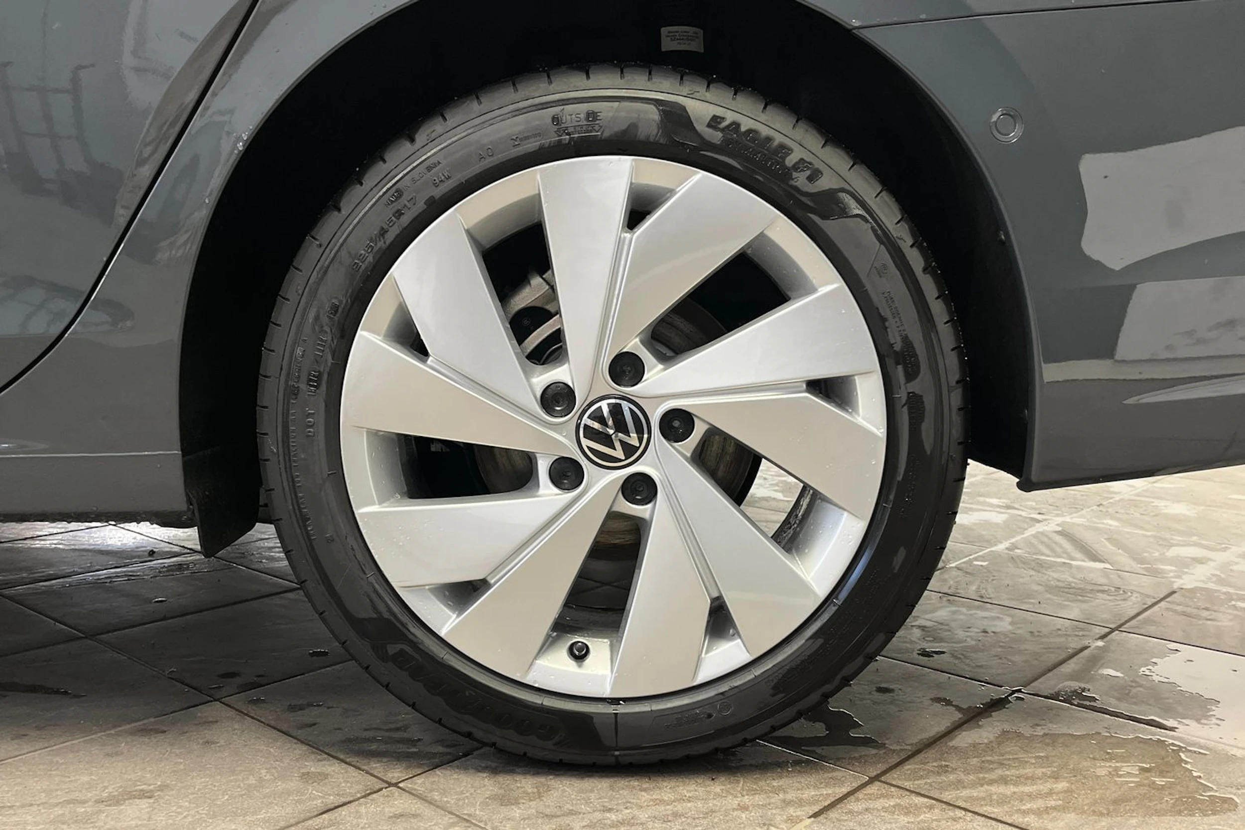 harmaa Volkswagen Golf 2026 kuva 10.