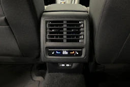 harmaa Volkswagen Golf 2026 kuva 14.
