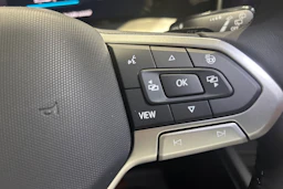 musta Volkswagen Golf 2026 kuva 18.