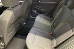 harmaa Volkswagen Golf 2026 kuva 8.