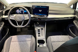 harmaa Volkswagen Golf 2026 kuva 7.