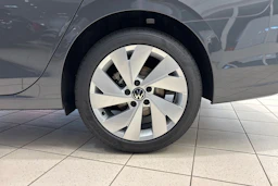 harmaa Volkswagen Golf 2026 kuva 10.