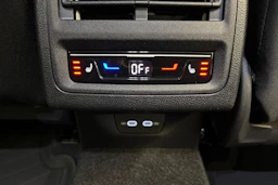 harmaa Volkswagen Golf 2026 kuva 13.