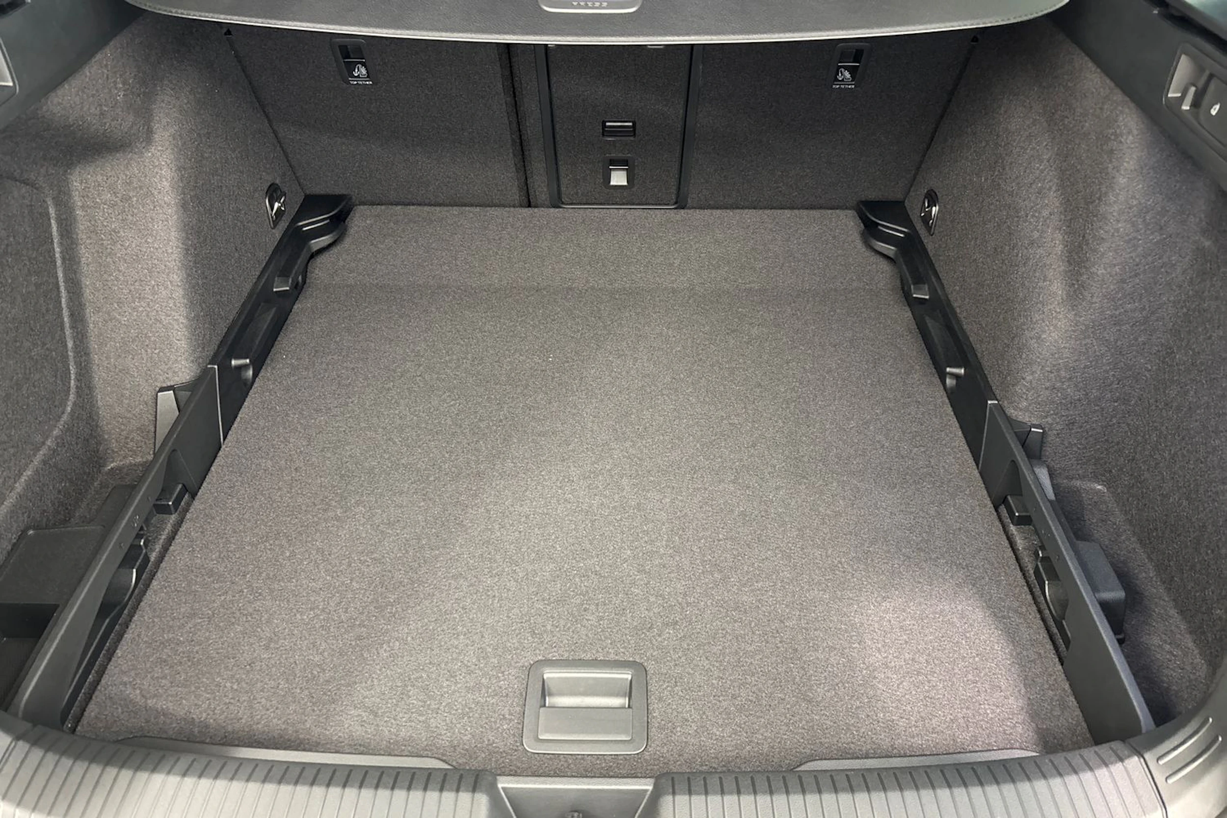 harmaa Volkswagen Golf 2026 kuva 15.
