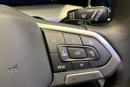 harmaa Volkswagen Golf 2026 kuva 24.