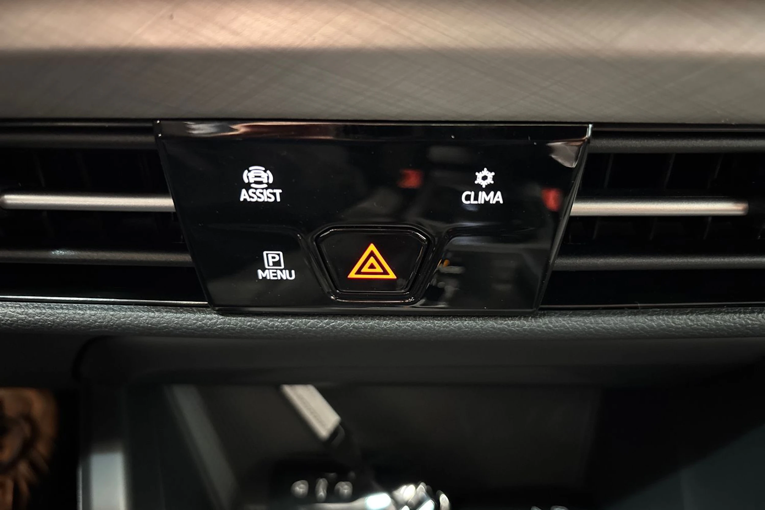 harmaa Volkswagen Golf 2026 kuva 34.