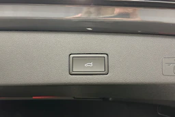 harmaa Volkswagen Golf 2026 kuva 11.