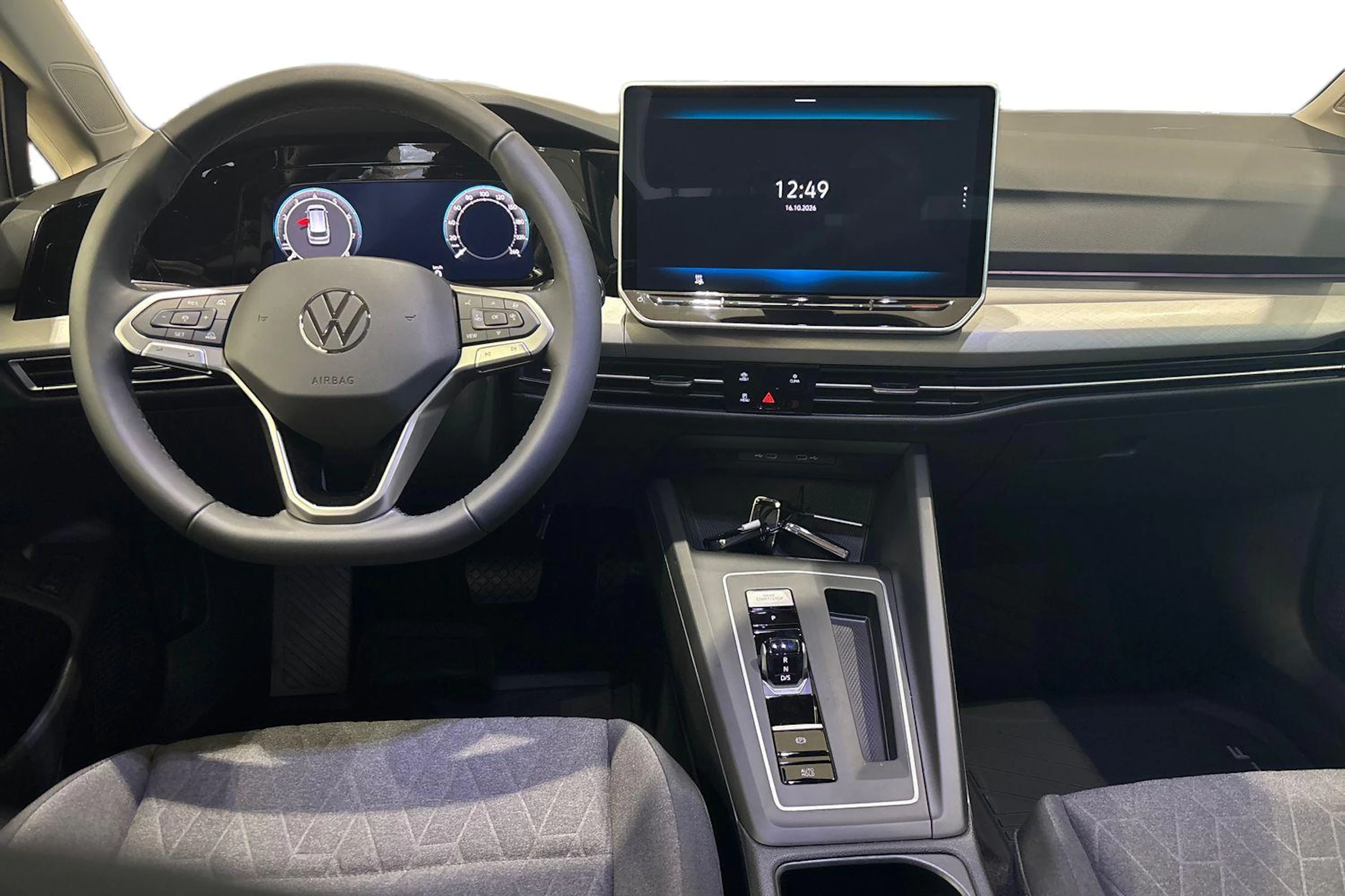 musta Volkswagen Golf 2026 kuva 7.