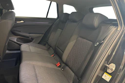 musta Volkswagen Golf 2026 kuva 8.